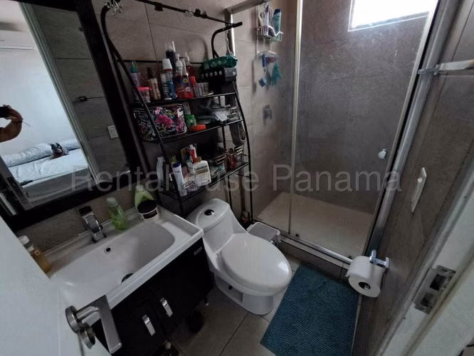 Apartamento en Venta en Carrasquilla  JG