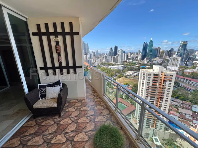 Apartamento en Punta Pacífica - Venta