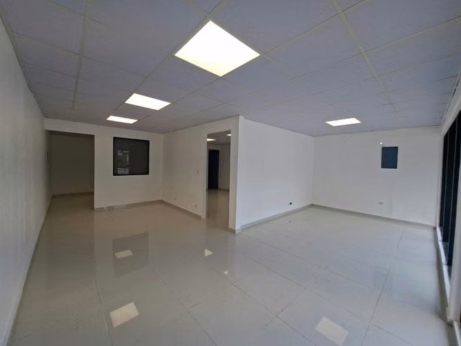 Se alquila local comercial 70 m2 en Los Ángeles/ El Paical