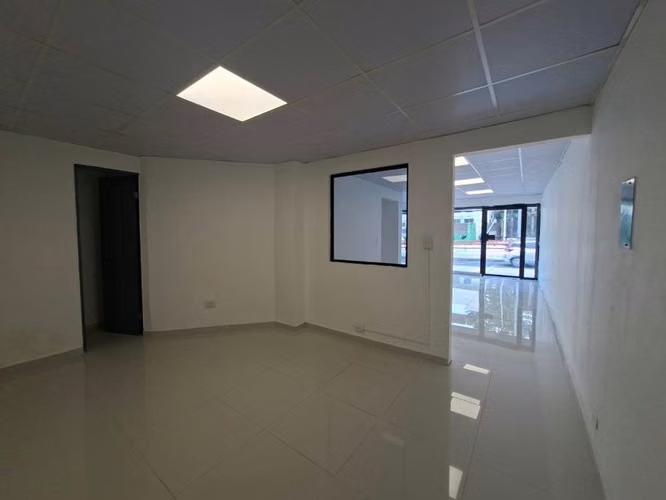 Se alquila local comercial 70 m2 en Los Ángeles/ El Paical