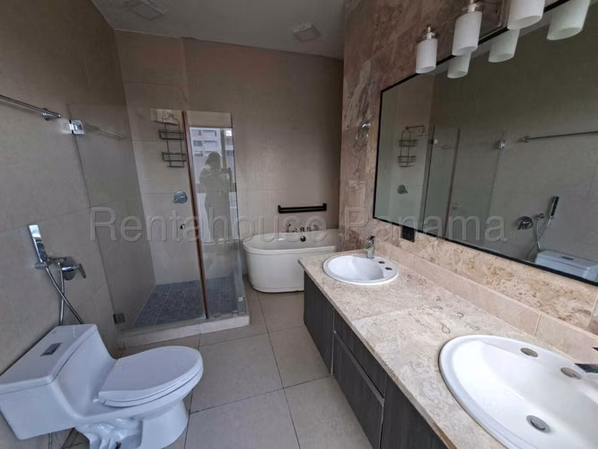 Alquiler de Apartamento en Avenida Balboa Ph Rivage NS