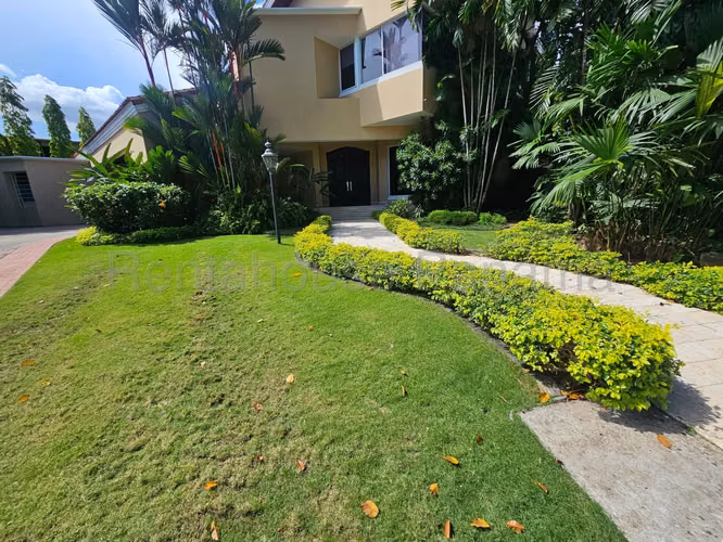 Venta de Casa en Altos del Golf Casa Unifamiliar NS