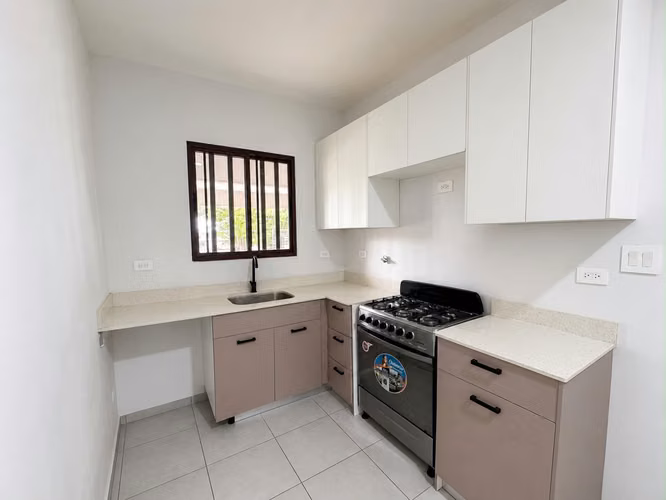 CASA NUEVA EN ALQUILER EN UNA ZONA EXCLUSIVA DE SAN PABLO - Imagen 13