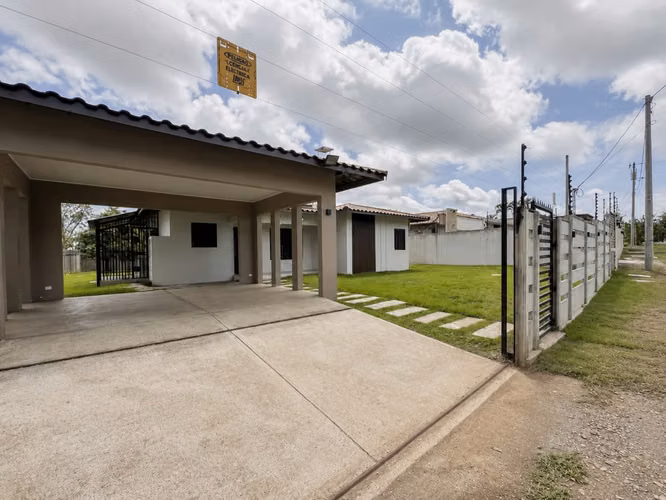 CASA NUEVA EN ALQUILER EN UNA ZONA EXCLUSIVA DE SAN PABLO