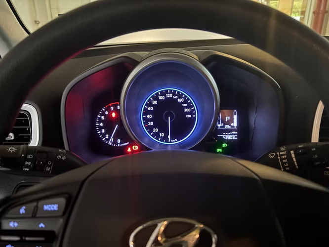 Hyundai Venue 1.6 2020 · Automático · 42,309 km