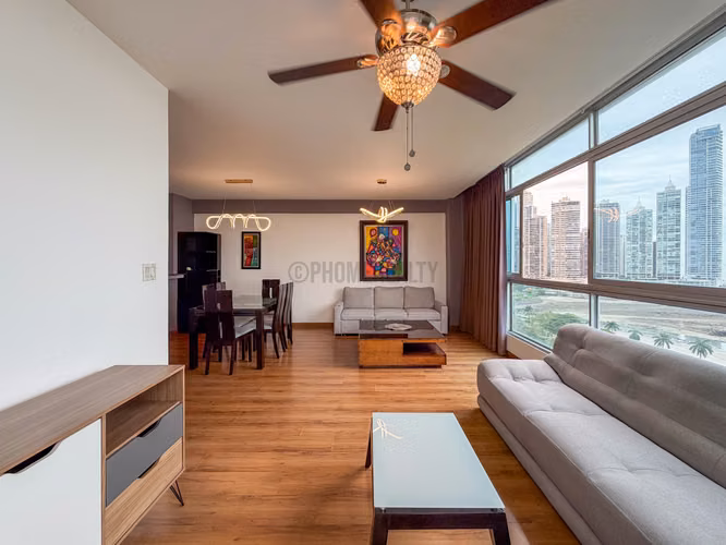 Apartamento en Alquiler en Avenida Balboa, Panamá