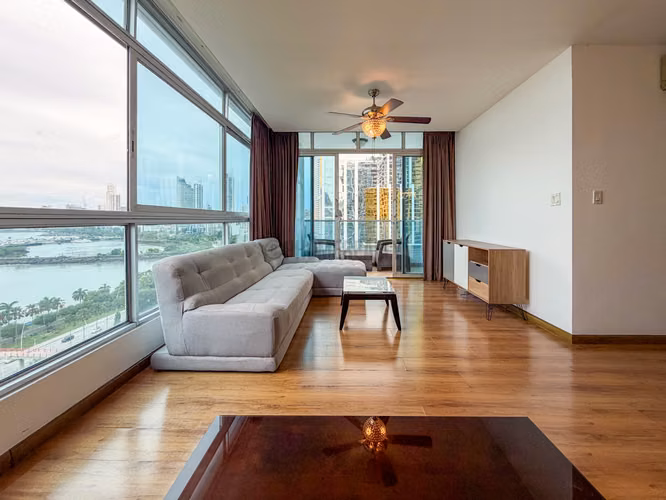 Apartamento en Alquiler en Avenida Balboa, Panamá