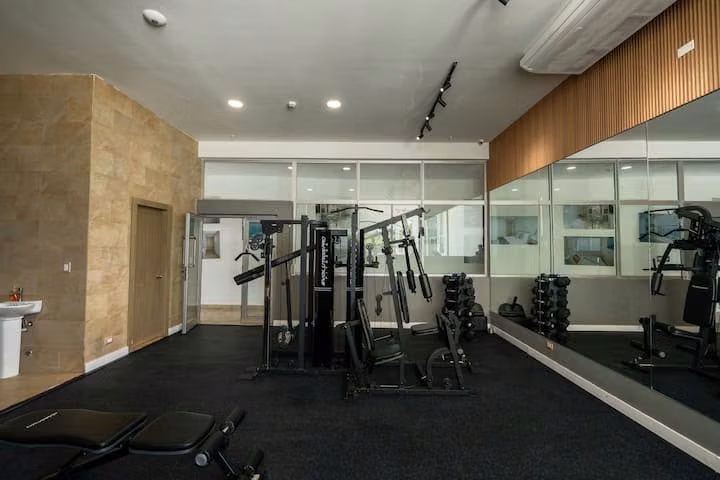 LIVE YOUR BEST LIFE AT THE PALMS 1 BED PLUS FLEX ROOM. OCEAN VIEWS