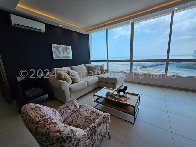 Se Vende Apartamento en Costa del Este LA27-440