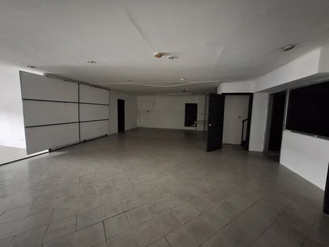 Alquiler de local comercial en transistmica