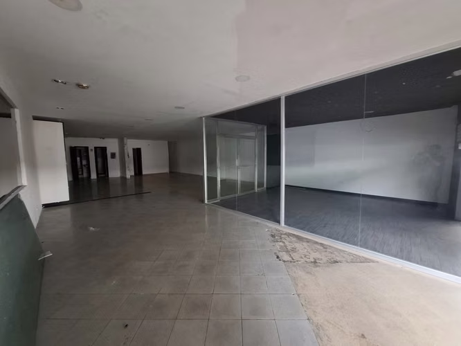 Alquiler de local comercial en transistmica