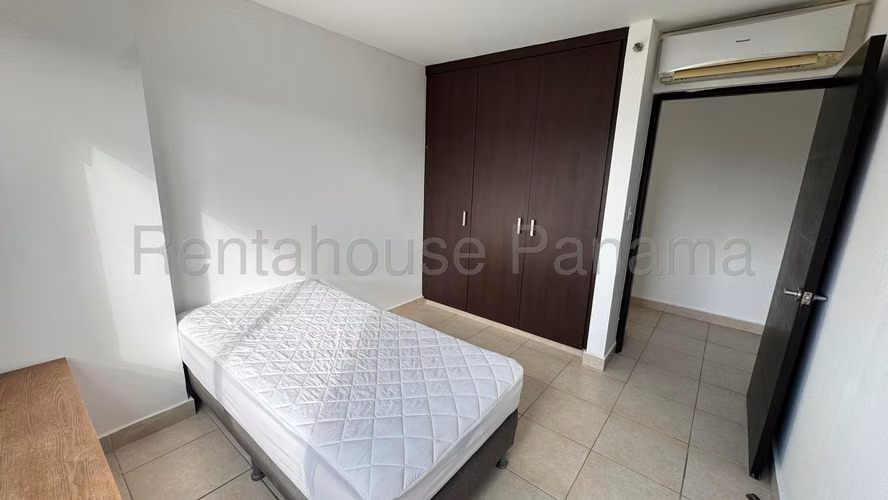 Apartamento en Venta en Clayton. PH CLAYTON PARK I. 27LDC54