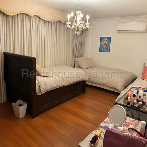 Apartamento en Venta en Marbella 26YCG3041