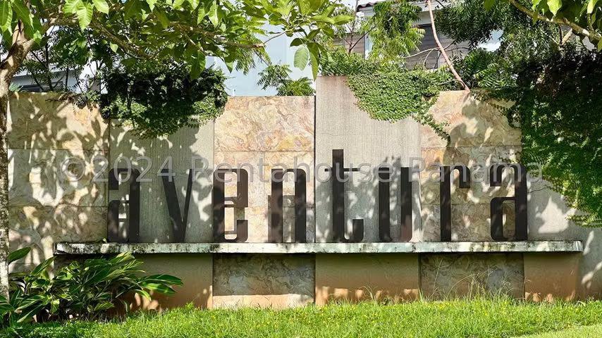 House for Rent in Aventura, Brisas del Golf - 27YCG183
