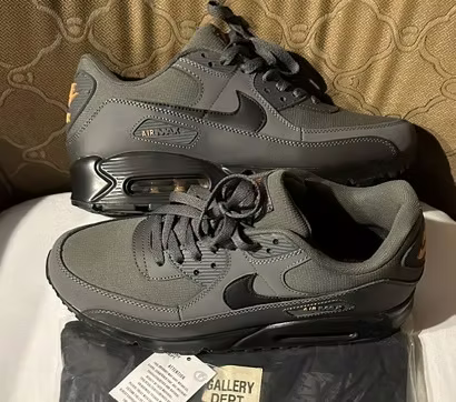 SE VENDE ZAPATILLAS NIKE AIR MAX 90 NUEVAS $75.00