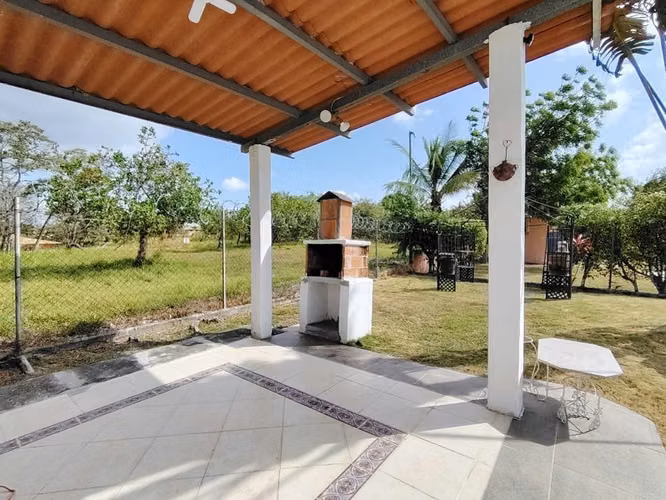 SE AQLUILA CASA EN PLAYA CORONADO CON OPCIÒN A VENTA