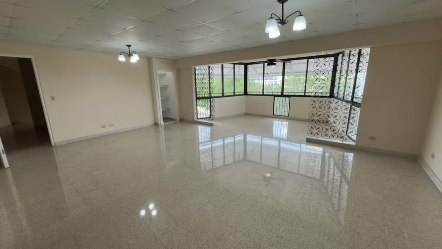 Spacious and Exclusive Apartment in La Loma - Unbeatable Location!
