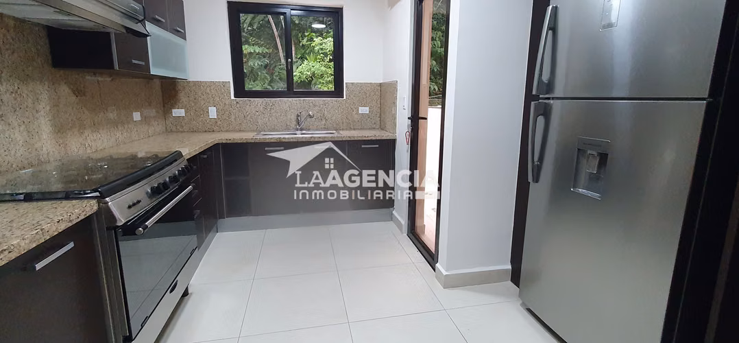 Albrook, Venta de Apartamento en Embassy Village con amplia terraza - Imagen 4