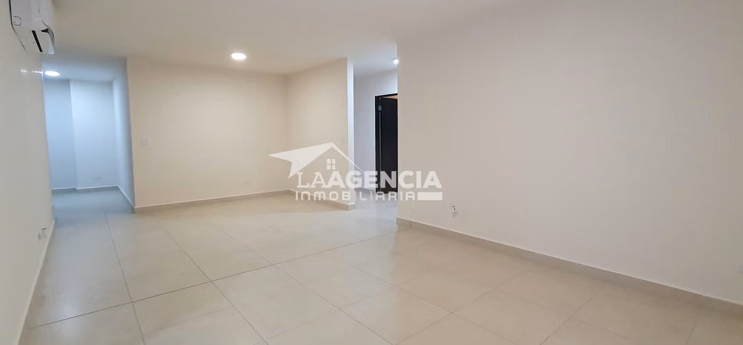Albrook, Venta de Apartamento en Res. Embassy Village con amplia terraza