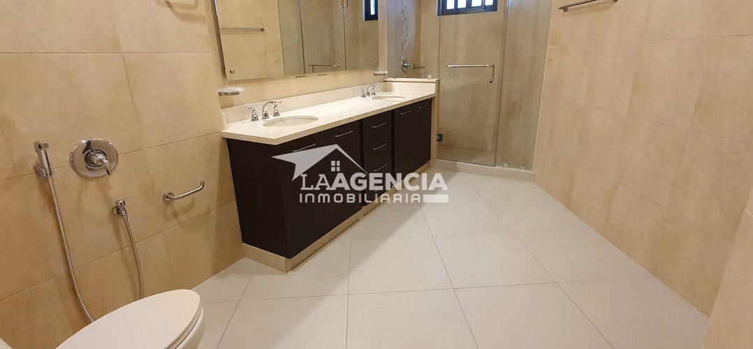 Albrook, Venta de Apartamento en Embassy Village con amplia terraza - Imagen 8