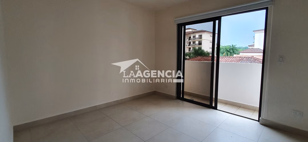 Albrook, Venta de Apartamento en Embassy Village con amplia terraza - Imagen 12