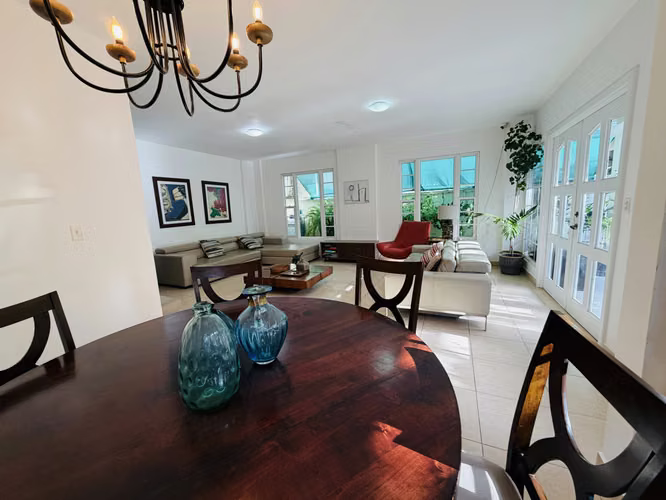 Venta de Casa en Villa Valencia, Costa Sur