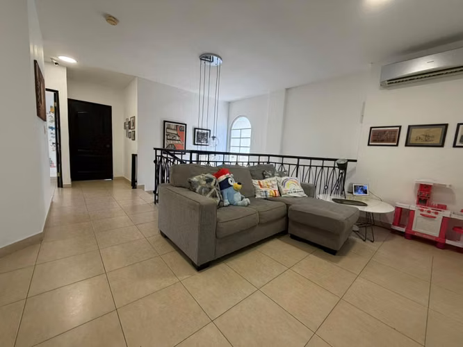 Venta de Casa en Villa Valencia, Costa Sur
