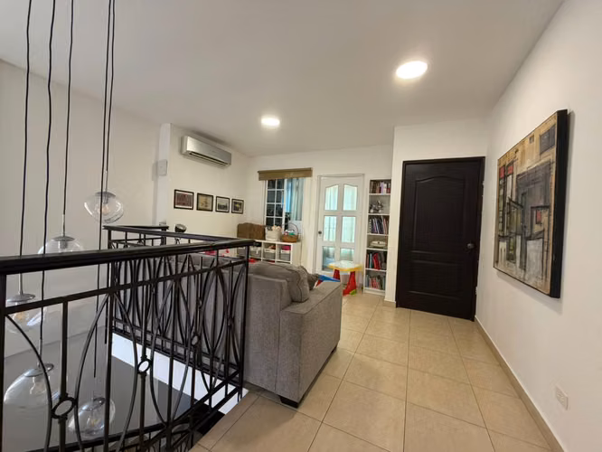 Venta de Casa en Villa Valencia, Costa Sur