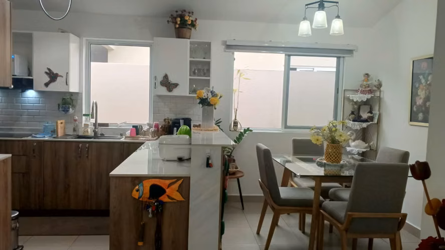 Casa Semi Amoblada en Venta en New West Costa Verde | 3 Recámaras | Paneles Solares