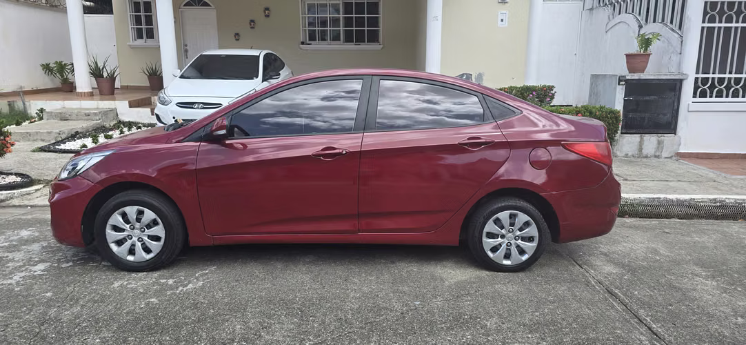 Alquiler de HYUNDAI Accent 2020 $165 semanal