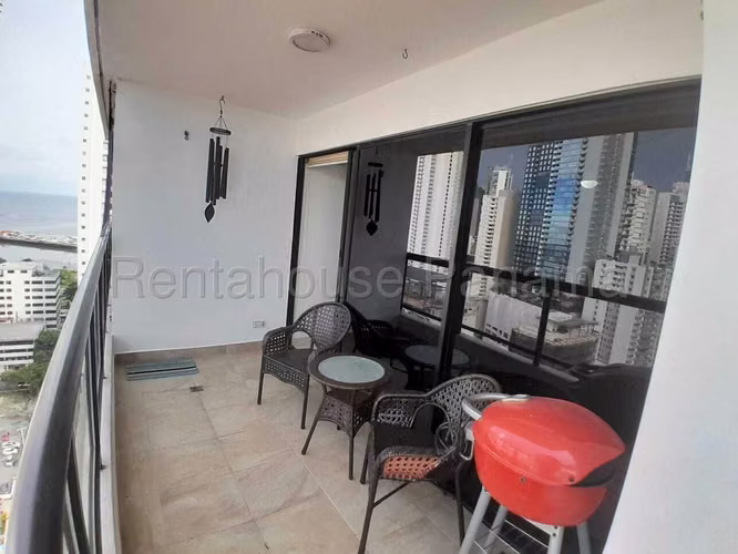 Alquiler de Amplio Apartamento en Bella Vista 27*468Mfk