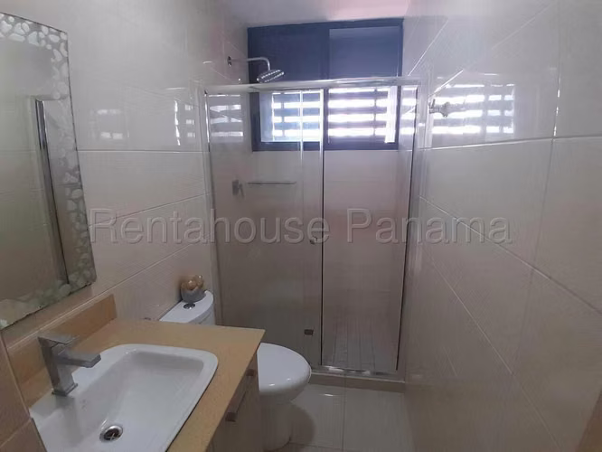 Alquiler de Amplio Apartamento en Bella Vista 27*468Mfk