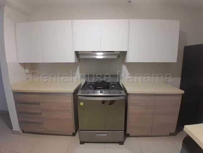 Alquiler de Amplio Apartamento en Bella Vista 27*468Mfk