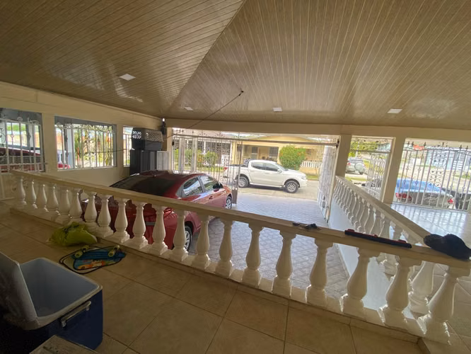 Casa en Venta con Piscina | 4 Recámaras | 319 m² de Terreno | Las Cumbres