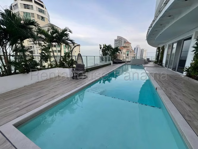 Penthouse de 2 Niveles con Piscina Privada de Agua Salada y Cine 25EPP6803