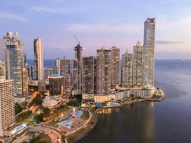 Venta Apartamento Avenida Balboa - YD