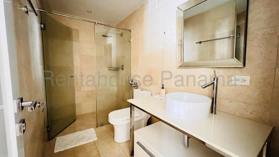 Venta de Elegante Apartamento Con Iluminacion natural en Av Balboa 27*462Mfk