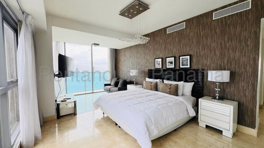 Venta de Elegante Apartamento Con Iluminacion natural en Av Balboa 27*462Mfk