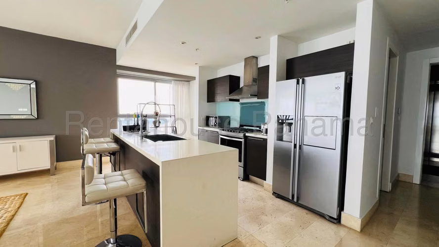 Venta de Elegante Apartamento Con Iluminacion natural en Av Balboa 27*462Mfk