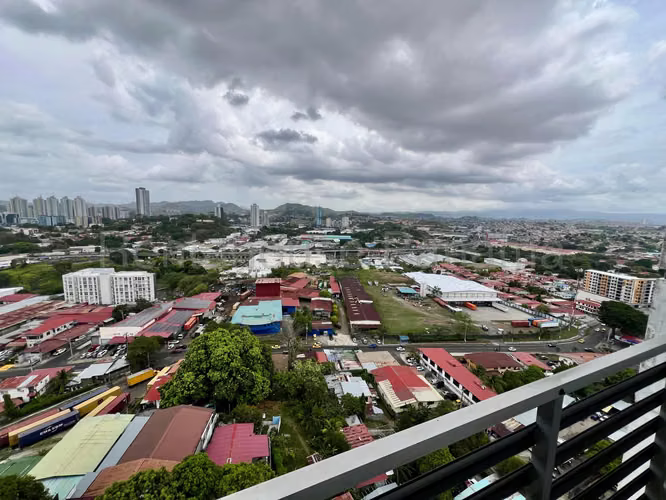 Vendo Apartamento en 12 de Octubre KA25-8451