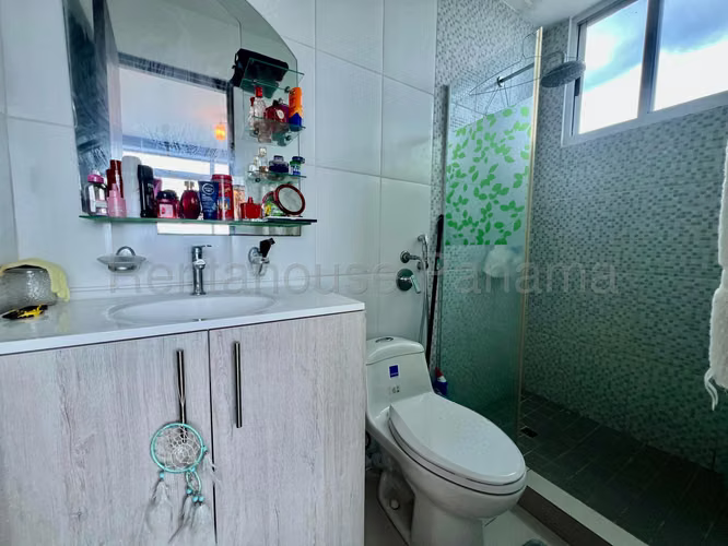 Vendo Apartamento en 12 de Octubre KA25-8451
