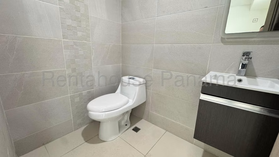 Cómodo Apartamento en Alquiler en Albrook 27PPM454
