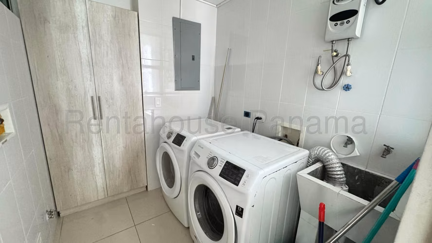 Cómodo Apartamento en Alquiler en Albrook 27PPM454