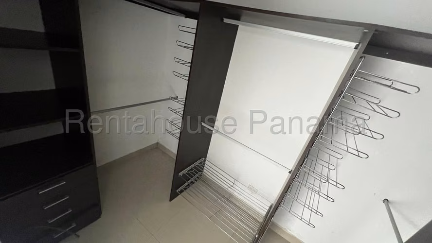 Se Vende Apartamento en Albrook MDV26-2769