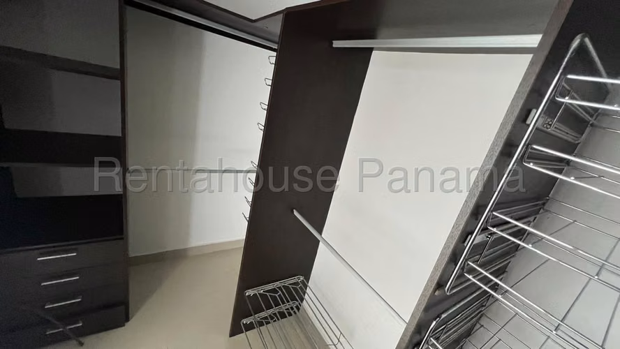Se Vende Apartamento en Albrook MDV26-2769
