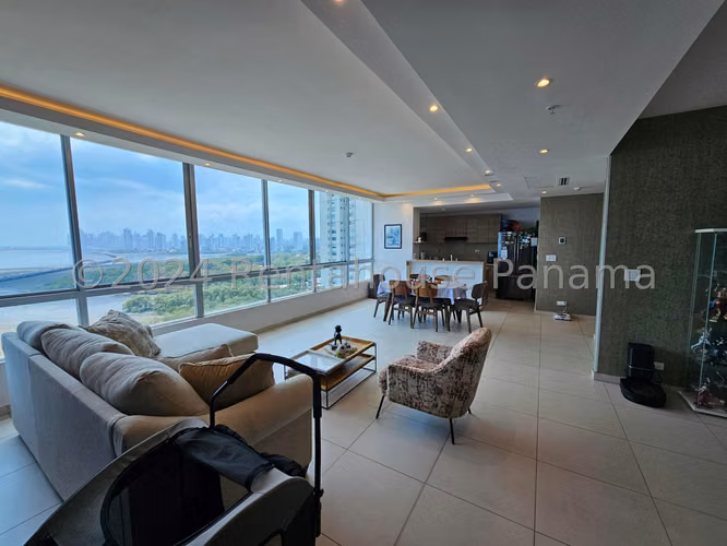Se Vende Apartamento en Costa del Este MDV27-440