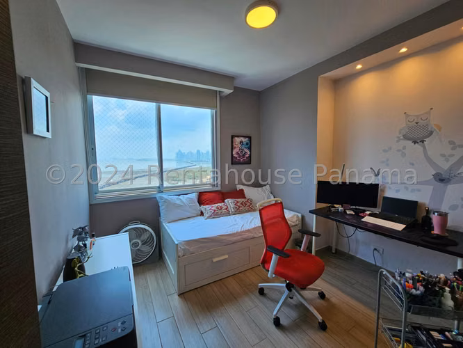 Se Vende Apartamento en Costa del Este MDV27-440