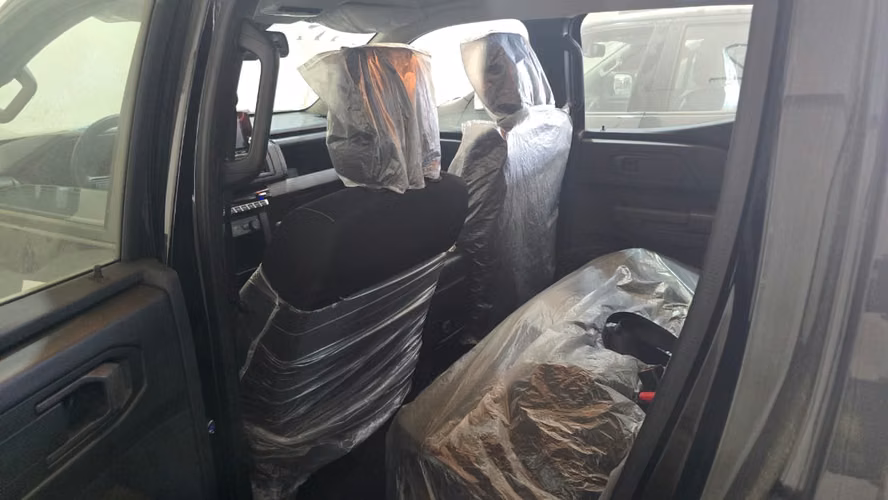 Mitsubishi Pick up L200 GLS-Plus 2.4L Gasolina 4WD MT 2027