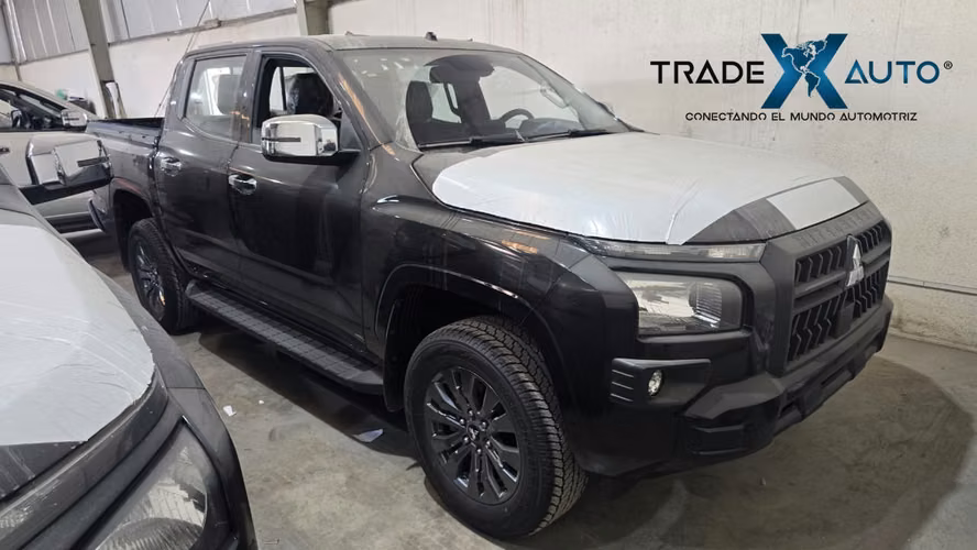 Mitsubishi Pick up L200 GLS-Plus 2.4L Gasolina 4WD MT 2027