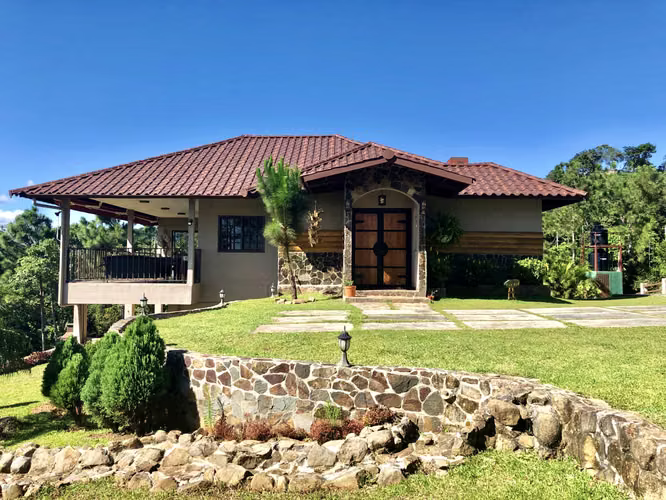 Venta hermosa Cabaña en Altos de Campana Chica 27*487MFK